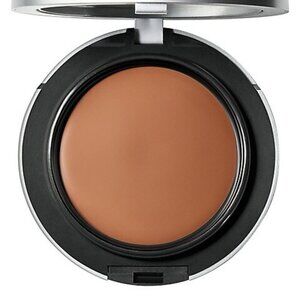MAC Cosmetics Cream-to-Powder Foundation NW33